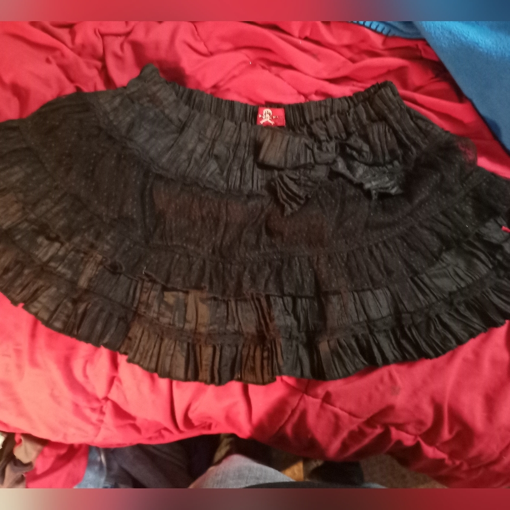 Black XL Royal Bones Skirt. Very good condition